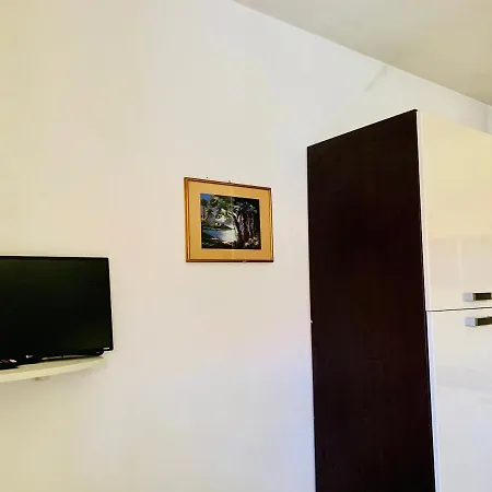 Old Russian Bees-Gardacase Net Apartment Sirmione